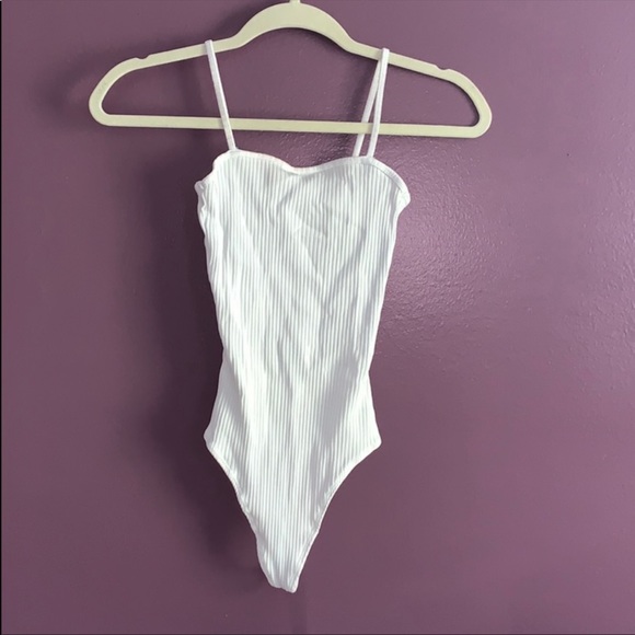 Aritzia Tops - Aritzia bodysuit